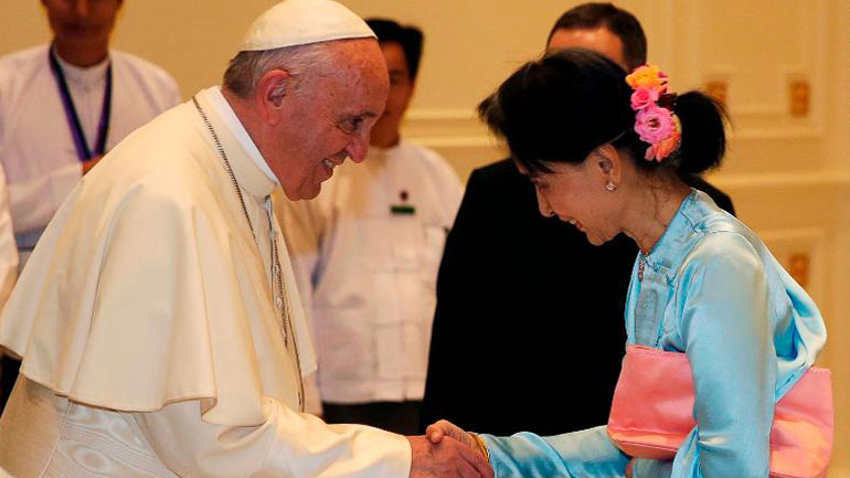 Μιανμάρ: Ο Πάπας καλεί «στον σεβασμό όλων των εθνοτικών ομάδων», χωρίς όμως να κατονομάζει τους Ροχίνγκια