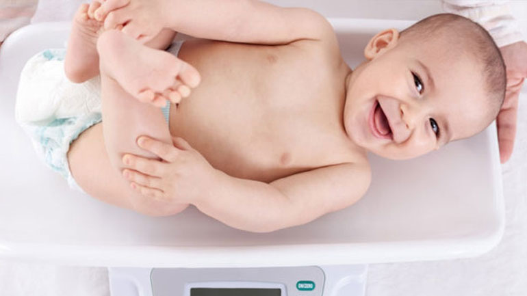 Κάθε πότε πρέπει να ζυγίζω το μωρό μου;