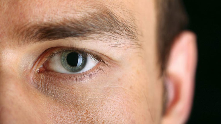 Όλο και περισσότεροι άνδρες στρέφονται στην πλαστική χειρουργική