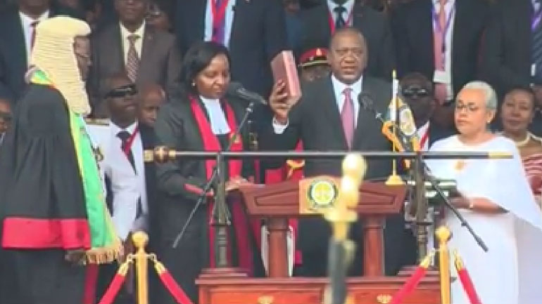 Κένυα: Ορκωμοσία του Κενυάτα για μια δεύτερη θητεία στην προεδρία, εν μέσω ταραχών