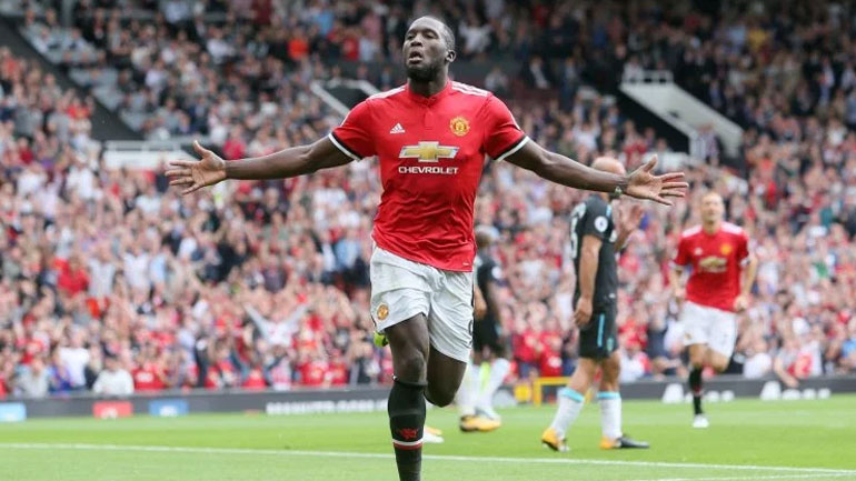 Με Λουκάκου στα ντέρμπι η Γιουνάιτεντ