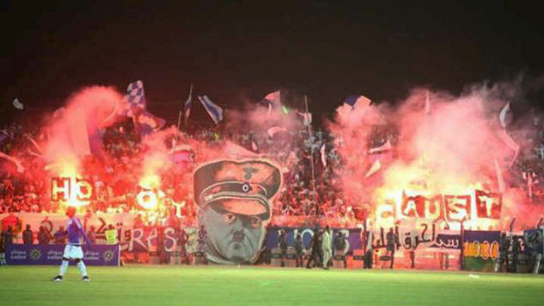 Πανό με τον Χίτλερ αναστατώνει το «ποδοσφαιρικό» Σουδάν