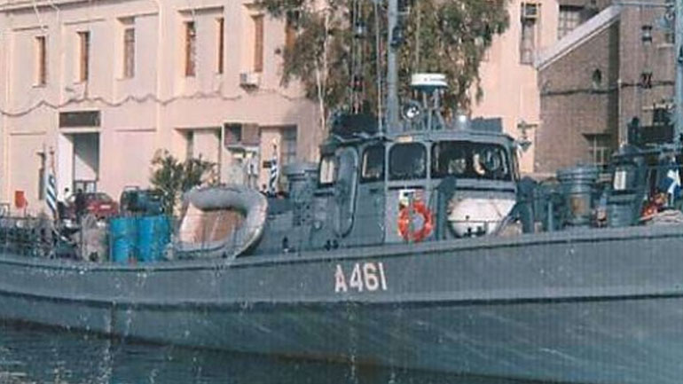 Προσάραξε βοηθητικό πλοίο του Πολεμικού Ναυτικού στον Πόρο