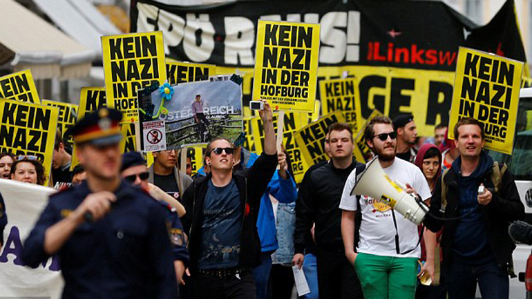 Αυστρία: Αντιδράσεις για τη συμμετοχή του ακροδεξιού κόμματος των Ελευθέρων στην κυβέρνηση