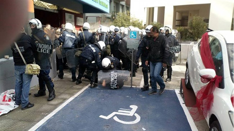 Ιωάννινα: Δώδεκα συλλήψεις σε διαμαρτυρία απολυμένων από αλυσίδα σούπερ μάρκετ