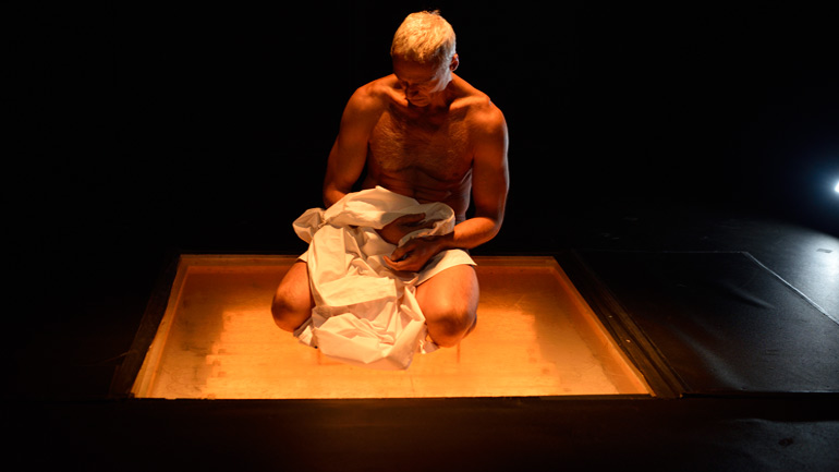 «Το Σπίτι στη Λίμνη» του Αidan Fennessy στο Αγγέλων Βήμα