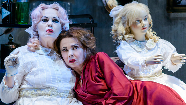 «Τι απέγινε η Μπέημπι Τζέην;» στο Θέατρο Σφενδόνη