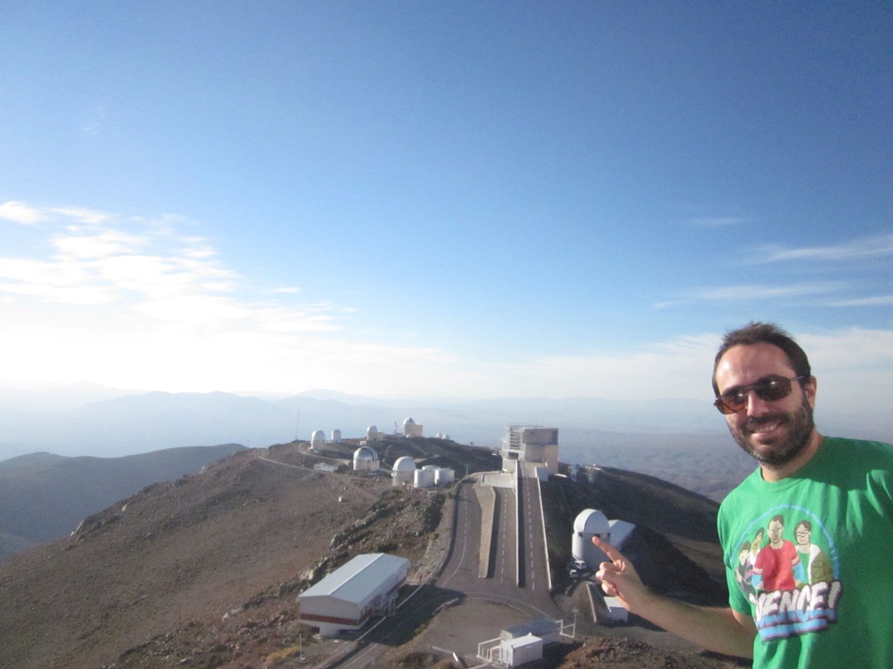 Ο Έλληνας επιστήμονας δηλώνει προβληματισμένος για το αν θα καταφέρουμε να φτάσουμε κάποτε στη λύση του αστροφυσικού μυστηρίου...