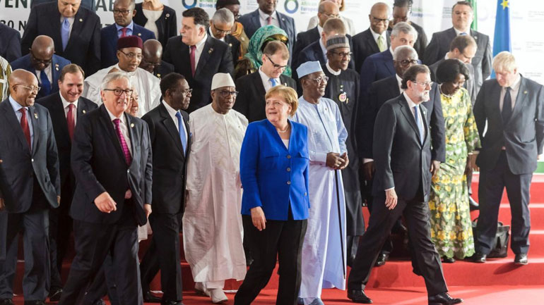 Προσφυγικό: H Μέρκελ στη δοκιμαζόμενη Αφρική Προσφυγικό: H Μέρκελ στη δοκιμαζόμενη Αφρική