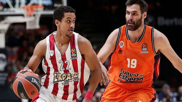 Ασταμάτητος ο Ολυμπιακός, πέρασε νικηφόρα με 72-64 από τη Βαλένθια