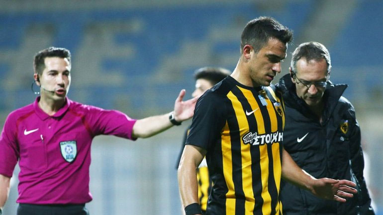 ΑΕΚ: Ρήξη μηνίσκου ο Λαμπρόπουλος