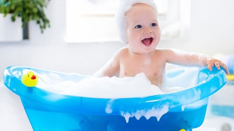 Τι πρέπει να γνωρίζετε για το μπάνιο του μωρού