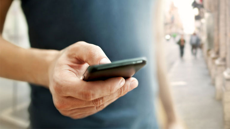 Έρευνα: Η εξάρτηση από το smartphone δημιουργεί ανισορροπία στον εγκέφαλο