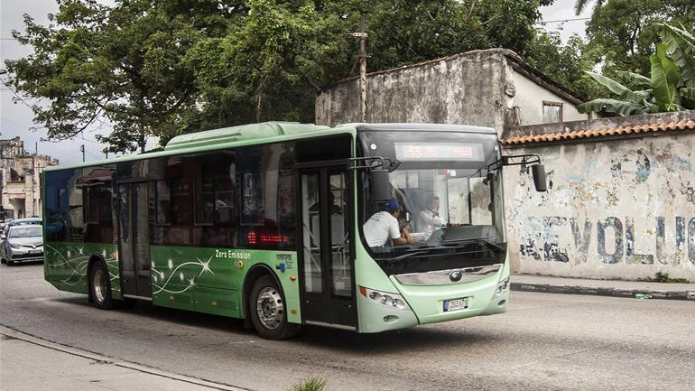 Νέα εποχή: Κυκλοφορεί στην Αβάνα το πρώτο ηλεκτρικό λεωφορείο!