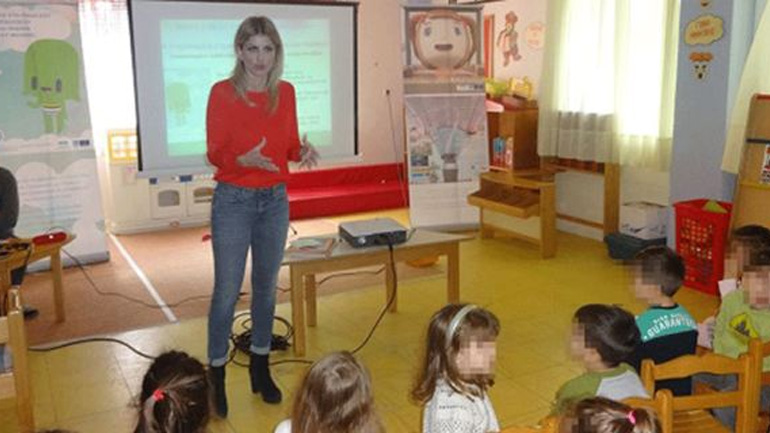 Έλενα Ράπτη: Μιλάει για την παιδική σεξουαλική κακοποίηση σε Βρεφονηπιακό Σταθμό