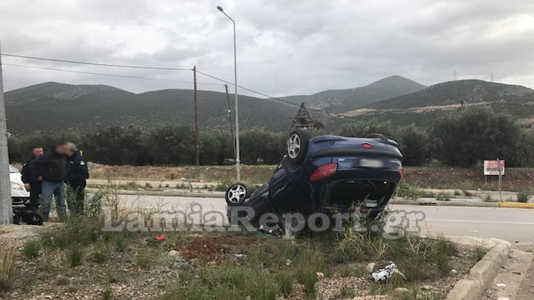 Λαμία: Βγήκε αγρατζούνιστος – Δείτε πως έγινε το αυτοκίνητο Λαμία: Βγήκε αγρατζούνιστος – Δείτε πως έγινε το αυτοκίνητο