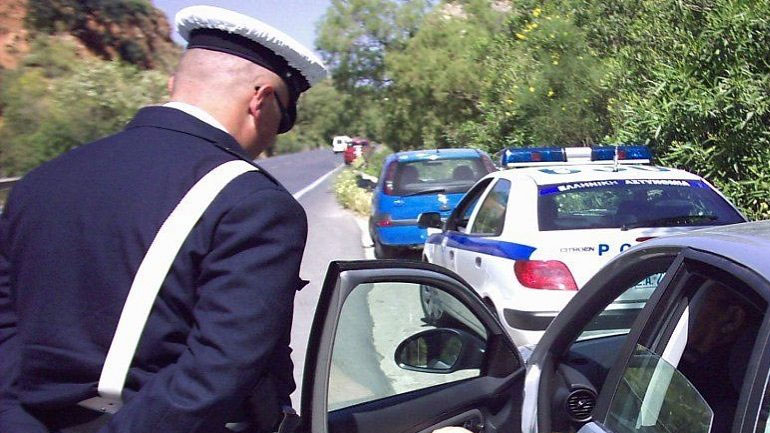 Ειδική ποινή για τη μούντζα προβλέπεται στον νέο ΚΟΚ