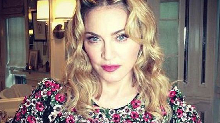 Madonna: Ταξίδεψε ξανά σε οικονομική θέση με πανάκριβες αποσκευές!