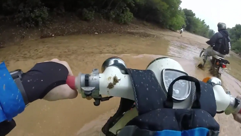 Ξαναχτύπησε το δίδυμο με τα… παπάκια