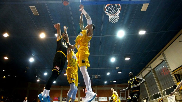 Μπλόκο για την ΑΕΚ στο Λαύριο