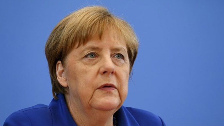 Σε προδιερευνητική συζητήση με τους Σοσιαλδημοκράτες πριν τα Χριστούγεννα ελπίζει η Μέρκελ