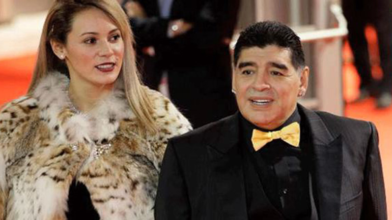 Οι κακές κριτικές που δέχτηκε η σύντροφος του Maradona για την εμφάνισή της