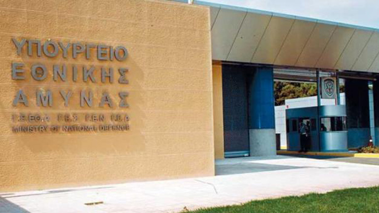 Κινητοποίηση ΕΕΔΥΕ έξω από το υπουργείο Εθνικής Άμυνας