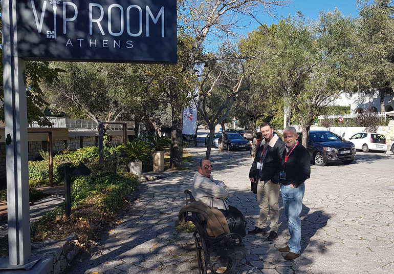 Δεξιά ο Στέργιος Μανώλης, δίπλα του ο Νίκος Χριστόπουλος και καθιστός ο Τριαντάφυλλος Τσουλφάς