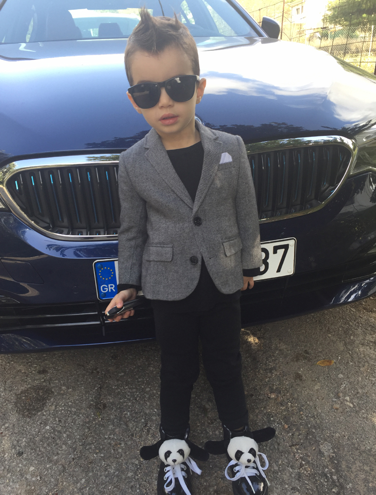 Τσιρογιάννης Junior με φόντο μία BMW!!!