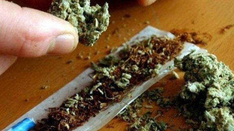 Με τον πρεζάκια καμία σχέση ο χασικλής Με τον πρεζάκια καμία σχέση ο χασικλής