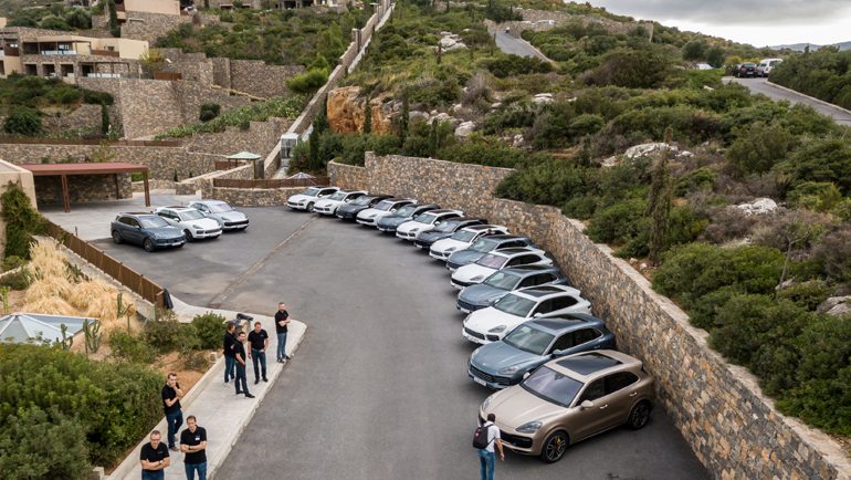Στην Κρήτη πραγματοποιήθηκε η παγκόσμια παρουσίαση της Porsche Cayenne