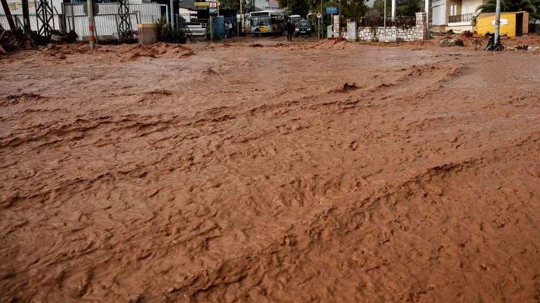 Αποκατάσταση των ζημιών στο λιμάνι της Νέας Περάμου