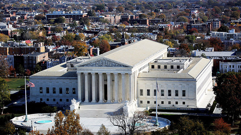 ΗΠΑ: Το Ανώτατο Δικαστήριο δίνει το «πράσινο φως» για την πλήρη εφαρμογή του αντιμεταναστευτικού διατάγματος