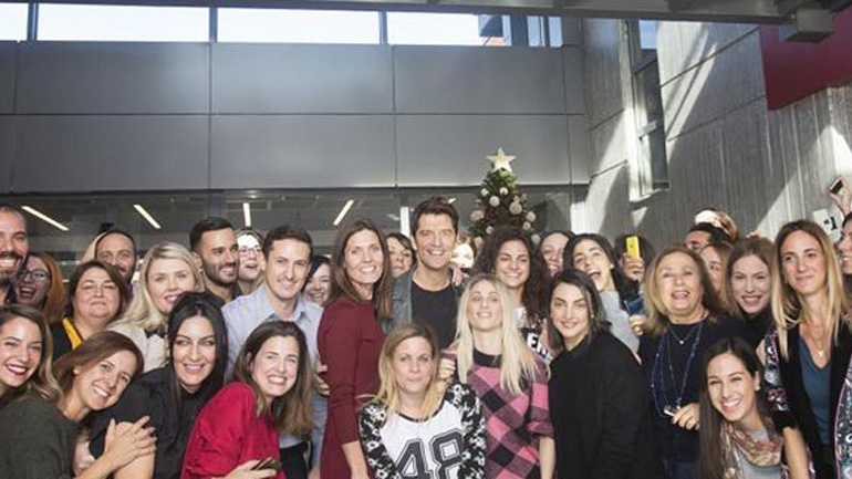 Αυτή είναι η νέα συνεργασία του Σάκη Ρουβά