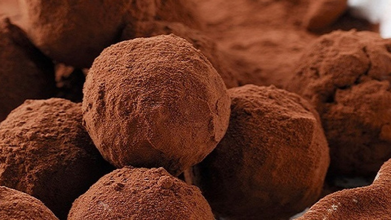 Σοκολατάκια με δαμάσκηνο και ξηρούς καρπούς