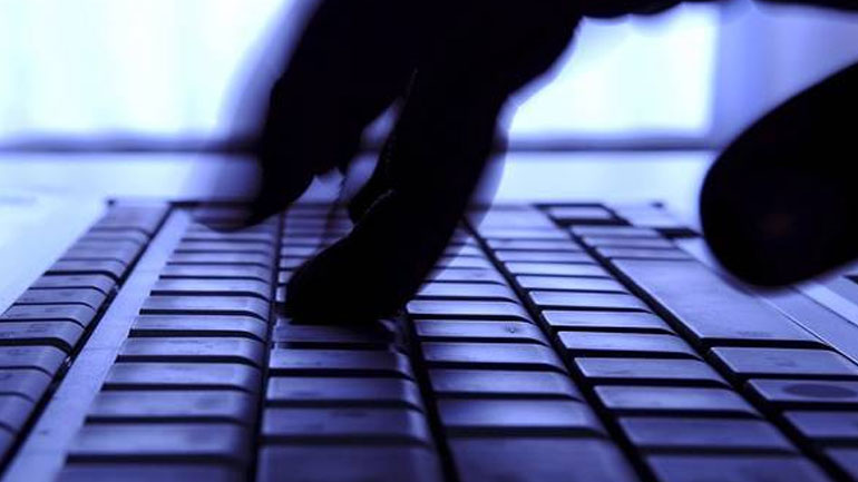 Λάρισα: Χειροπέδες σε δύο άτομα για  παράνομο στοιχηματισμό στο διαδίκτυο