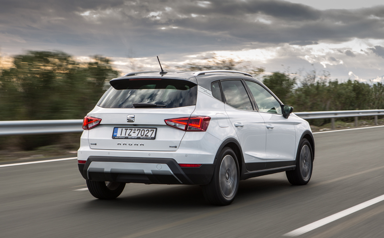 Το Arona μπορεί να είναι ένα μικρό SUV όμως μπορεί να καλύψει άνετα τις ανάγκες μίας οικογένειας