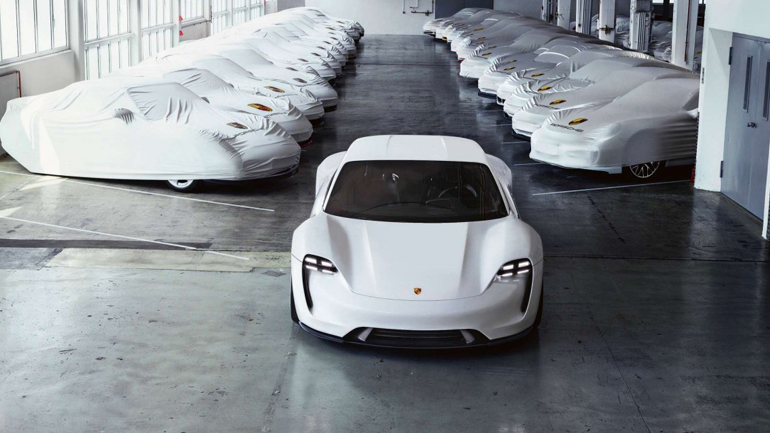 Πέφτουν τα κάστρα!