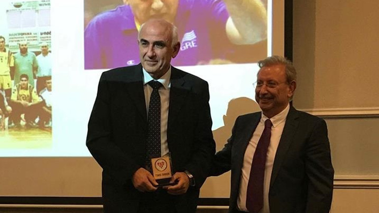 Τιμήθηκε για την προσφορά του στο βόλεϊ ο Κώστας Χαριτωνίδης
