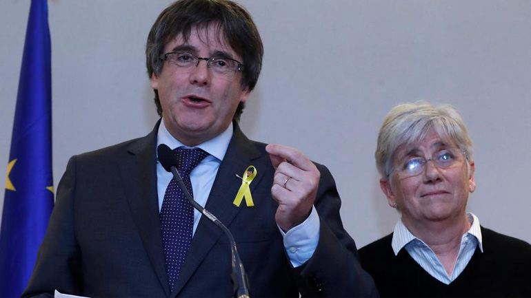 Καταλονία: Ο Κάρλες Πουτζντεμόν δηλώνει ότι «προς το παρόν» θα παραμείνει στο Βέλγιο