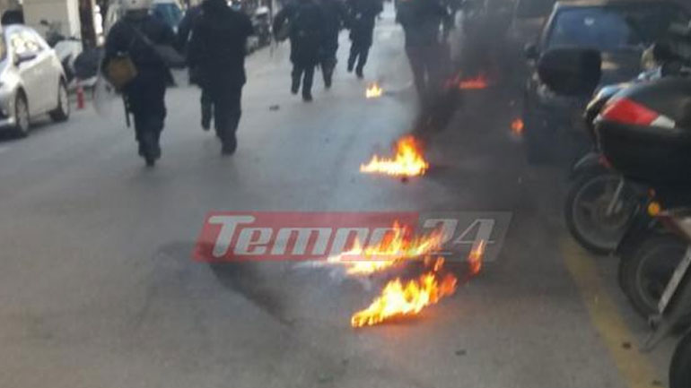 Βροχή μολότοφ στην Πάτρα