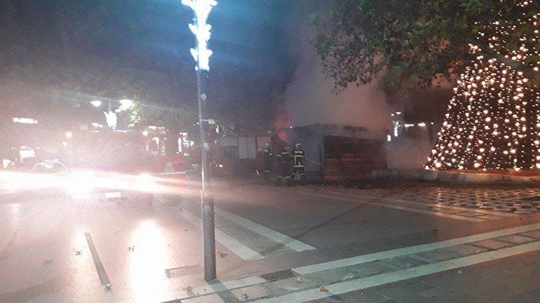 Λάρισα: Έβαλαν φωτιά στη χριστουγεννιάτικη φάτνη