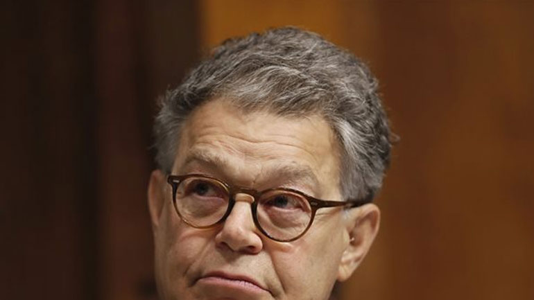 Παραιτήθηκε ο γερουσιαστής Αλ Φράνκεν μετά τις κατηγορίες για σεξουαλική παρενόχληση