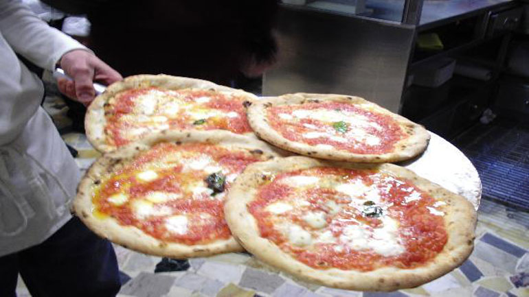 Ιταλία: Η Νάπολη γιορτάζει για τη διαφύλαξη της διάσημης σπεσιαλιτέ της