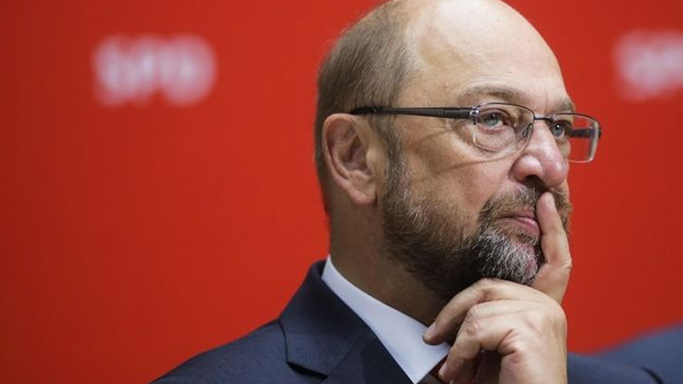 Με 81,9% ο Μάρτιν Σουλτς επανεξελέγη αρχηγός του SPD