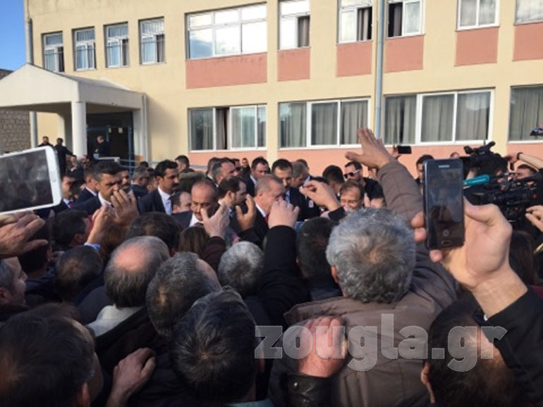 O Eρντογάν στο δημοτικό σχολείο Τζαμάλ Μπαγιάρ 