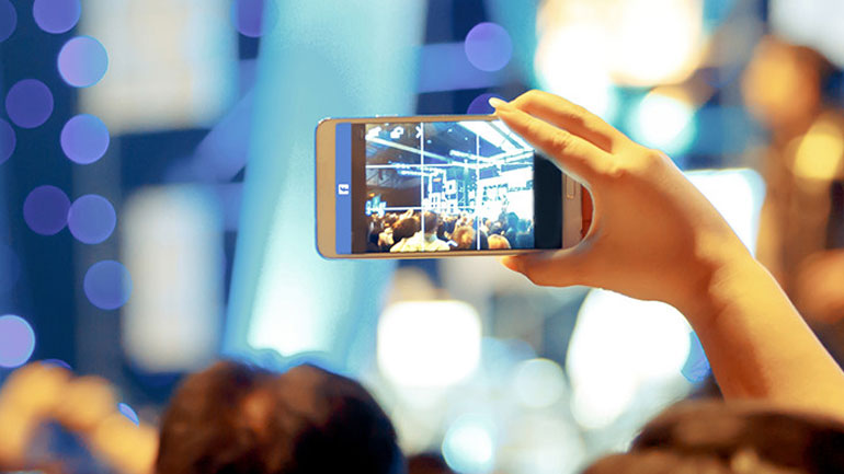 Facebook: Πώς να αξιοποιήσετε τη LIVE μετάδοση επιχειρηματικά