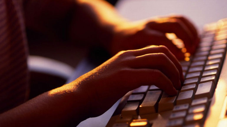 Λάρισα: Συνελήφθη 60χρονος για πορνογραφία ανηλίκων Λάρισα: Συνελήφθη 60χρονος για πορνογραφία ανηλίκων