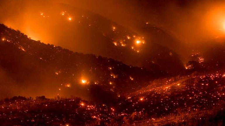 ΗΠΑ: Αναζωπυρώσεις στα πύρινα μέτωπα στην Καλιφόρνια