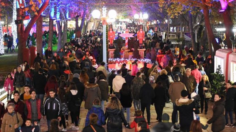 Λάρισα: Χιλιάδες επισκέπτες στα εγκαίνια του «Πάρκου των Ευχών»